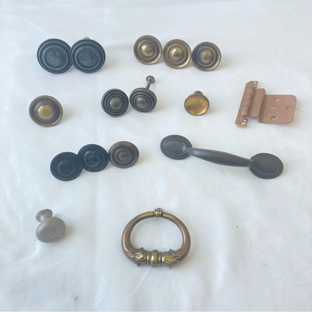 Misc Lot Vintage Drawer Pulls Cabinet Door Knobs Hardware Metal Brass Handles